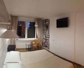 Гостиница Ripario Econom Отрадное Улучшенный двухместный номер с 1 кроватью или 2 отдельными кроватями и видом на море-1
